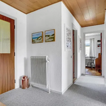 3 Bedroom Awesome In Semesterbostad *